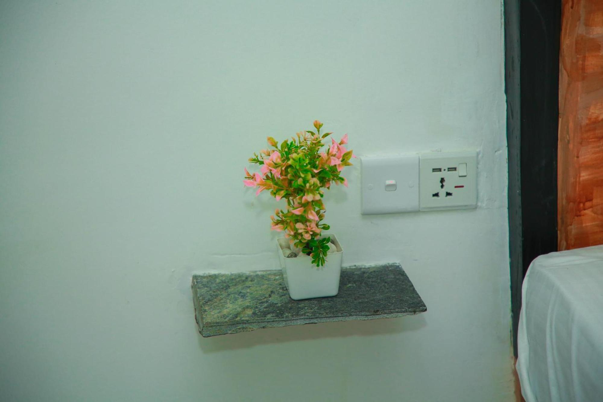 Samee Dream Guest Hotel Midigama East Exterior foto